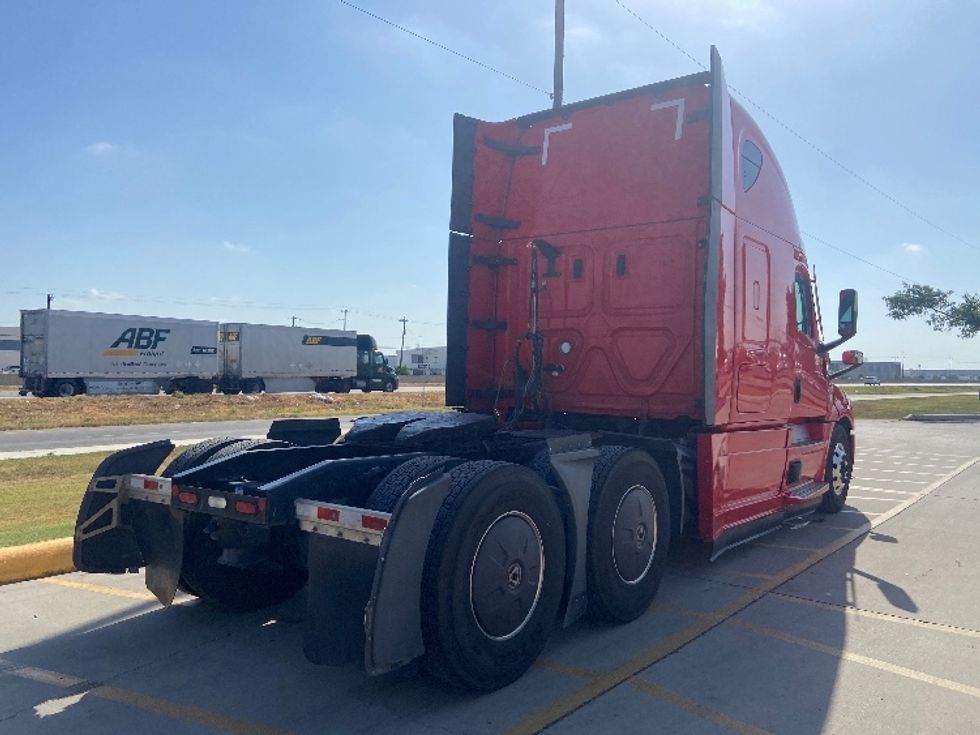Sleeper Tractor-Heavy Duty Tractors-Freightliner-2022-T12664ST-San Antonio-TX-483,316\n\t\tmiles-$ 76,750 - Image 7