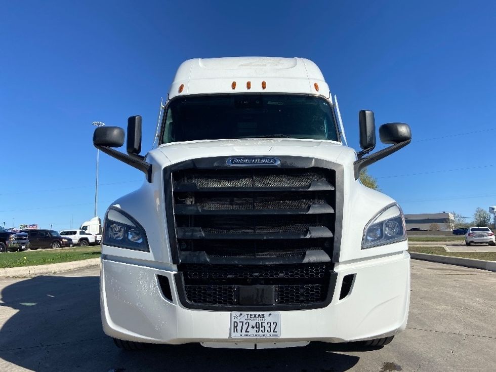 Sleeper Tractor-Heavy Duty Tractors-Freightliner-2022-T12664ST-San Antonio-TX-483,391\n\t\tmiles-$ 72,500 - Image 2