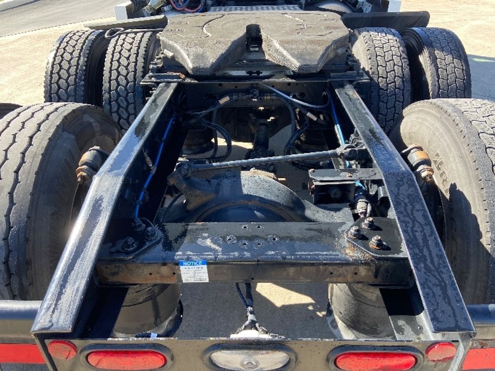 Sleeper Tractor-Heavy Duty Tractors-Freightliner-2022-T12664ST-San Antonio-TX-483,391\n\t\tmiles-$ 72,500 - Image 6