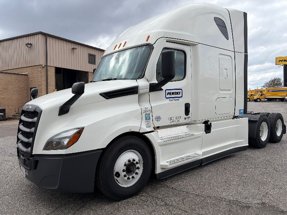 Sleeper Tractor-Heavy Duty Tractors-Freightliner-2022-T12664ST-San Antonio-TX-485,994\n\t\tmiles-$ 72,500 - Image 3