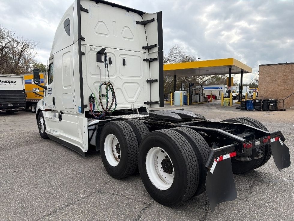 Sleeper Tractor-Heavy Duty Tractors-Freightliner-2022-T12664ST-San Antonio-TX-485,994\n\t\tmiles-$ 72,500 - Image 5