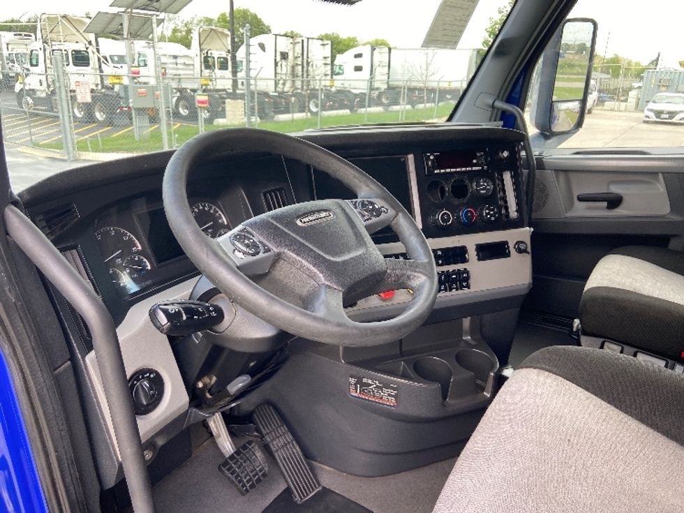 Sleeper Tractor-Heavy Duty Tractors-Freightliner-2022-T12664ST-San Antonio-TX-493,441\n\t\tmiles-$ 72,500 - Image 10