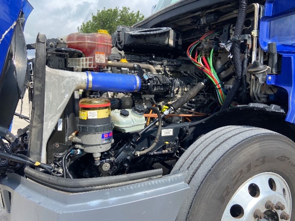 Sleeper Tractor-Heavy Duty Tractors-Freightliner-2022-T12664ST-San Antonio-TX-493,441\n\t\tmiles-$ 72,500 - Image 21
