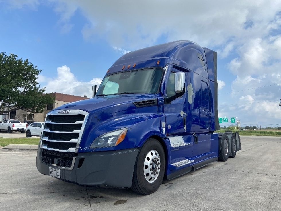 Sleeper Tractor-Heavy Duty Tractors-Freightliner-2022-T12664ST-San Antonio-TX-493,441\n\t\tmiles-$ 72,500 - Image 3