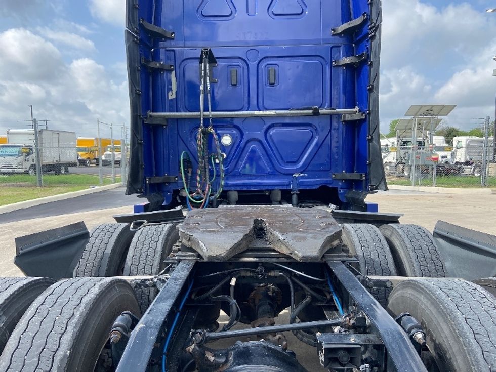 Sleeper Tractor-Heavy Duty Tractors-Freightliner-2022-T12664ST-San Antonio-TX-493,441\n\t\tmiles-$ 72,500 - Image 6
