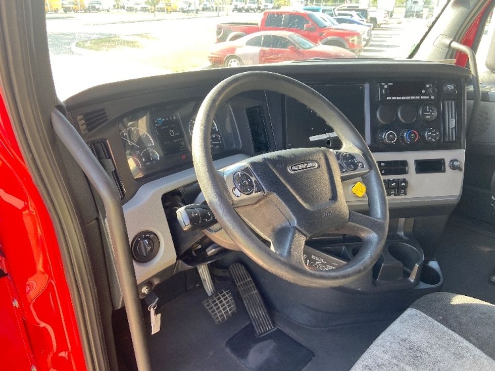 Sleeper Tractor-Heavy Duty Tractors-Freightliner-2022-T12664ST-San Antonio-TX-496,103\n\t\tmiles-$ 75,500 - Image 10