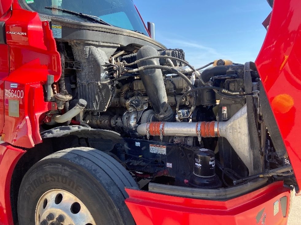 Sleeper Tractor-Heavy Duty Tractors-Freightliner-2022-T12664ST-San Antonio-TX-496,103\n\t\tmiles-$ 75,500 - Image 20
