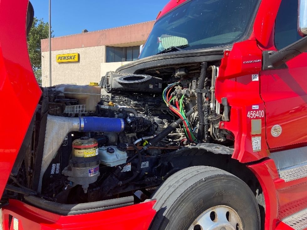 Sleeper Tractor-Heavy Duty Tractors-Freightliner-2022-T12664ST-San Antonio-TX-496,103\n\t\tmiles-$ 75,500 - Image 21