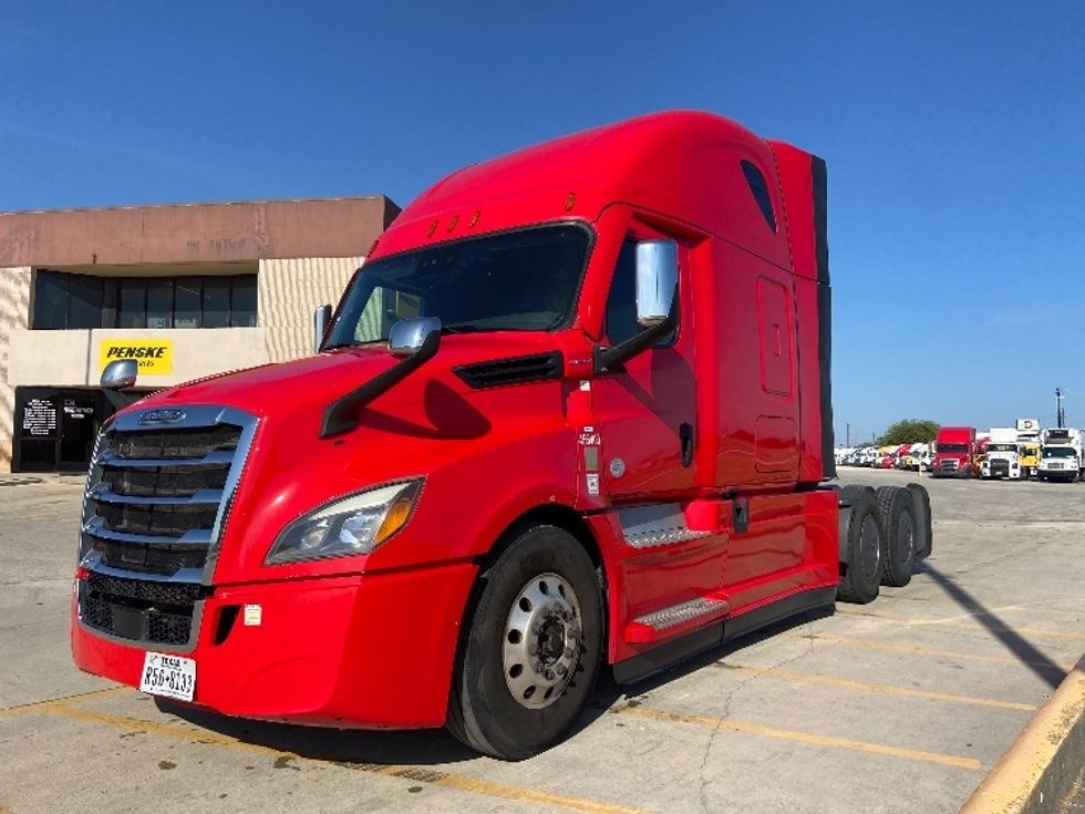 Sleeper Tractor-Heavy Duty Tractors-Freightliner-2022-T12664ST-San Antonio-TX-496,103\n\t\tmiles-$ 75,500 - Image 3