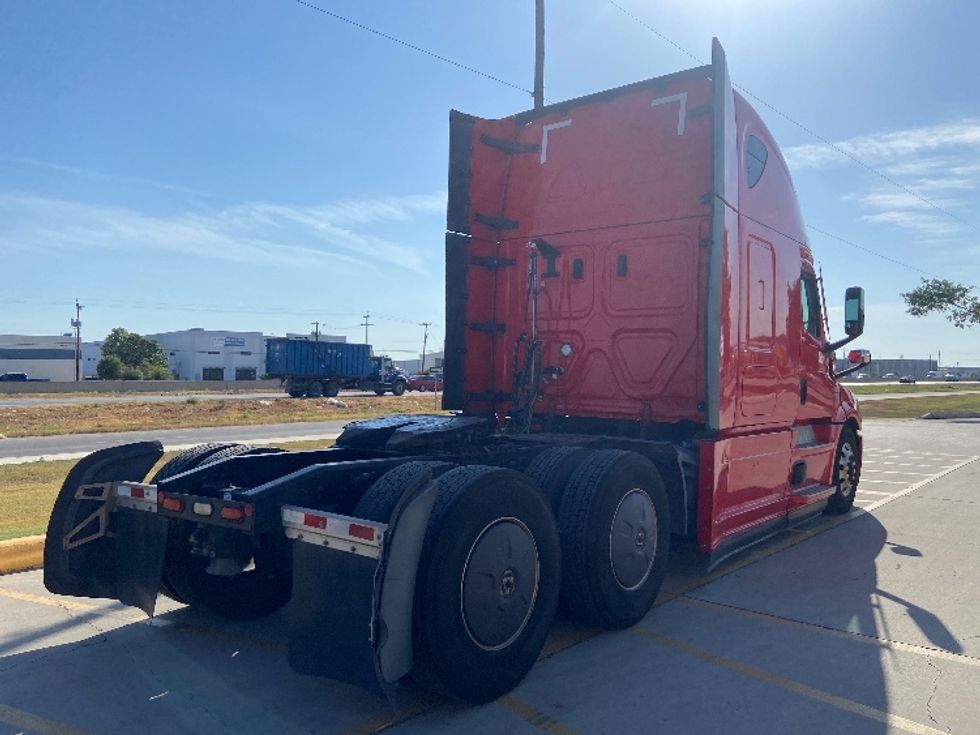 Sleeper Tractor-Heavy Duty Tractors-Freightliner-2022-T12664ST-San Antonio-TX-496,103\n\t\tmiles-$ 75,500 - Image 7