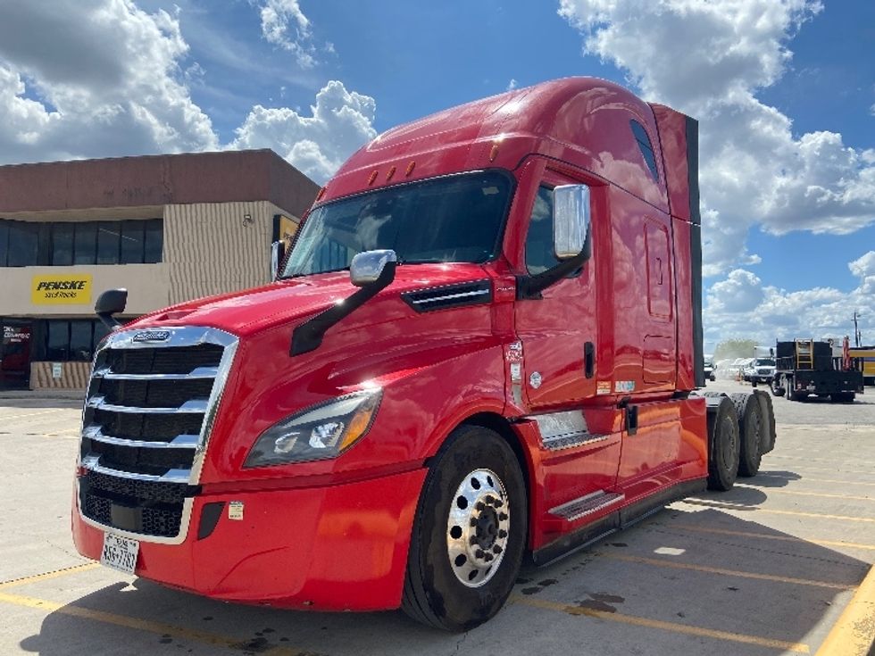 Sleeper Tractor-Heavy Duty Tractors-Freightliner-2022-T12664ST-San Antonio-TX-496,589\n\t\tmiles-$ 75,500 - Image 3