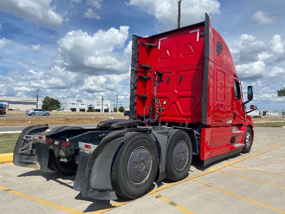 Sleeper Tractor-Heavy Duty Tractors-Freightliner-2022-T12664ST-San Antonio-TX-496,589\n\t\tmiles-$ 75,500 - Image 7