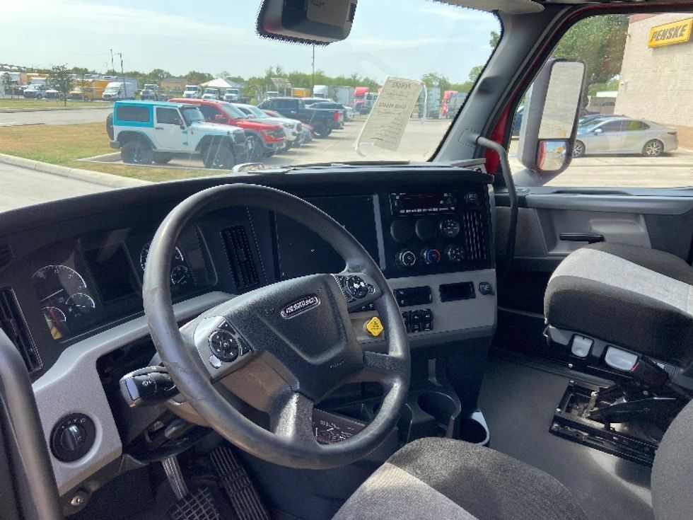 Sleeper Tractor-Heavy Duty Tractors-Freightliner-2022-T12664ST-San Antonio-TX-497,998\n\t\tmiles-$ 78,250 - Image 10