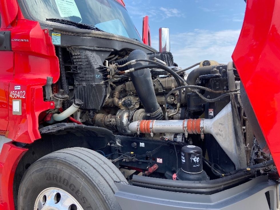 Sleeper Tractor-Heavy Duty Tractors-Freightliner-2022-T12664ST-San Antonio-TX-497,998\n\t\tmiles-$ 78,250 - Image 20