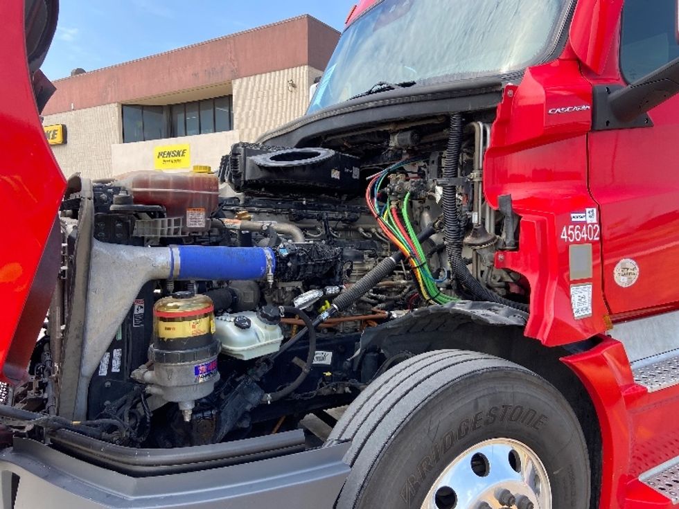 Sleeper Tractor-Heavy Duty Tractors-Freightliner-2022-T12664ST-San Antonio-TX-497,998\n\t\tmiles-$ 78,250 - Image 21