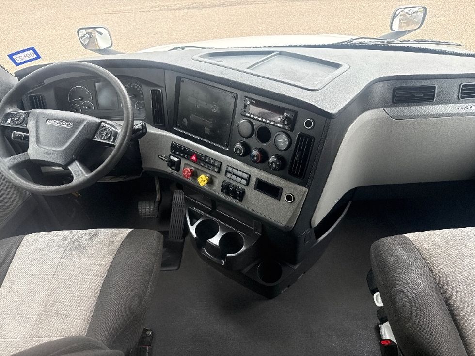 Sleeper Tractor-Heavy Duty Tractors-Freightliner-2022-T12664ST-San Antonio-TX-499,799\n\t\tmiles-$ 81,500 - Image 12