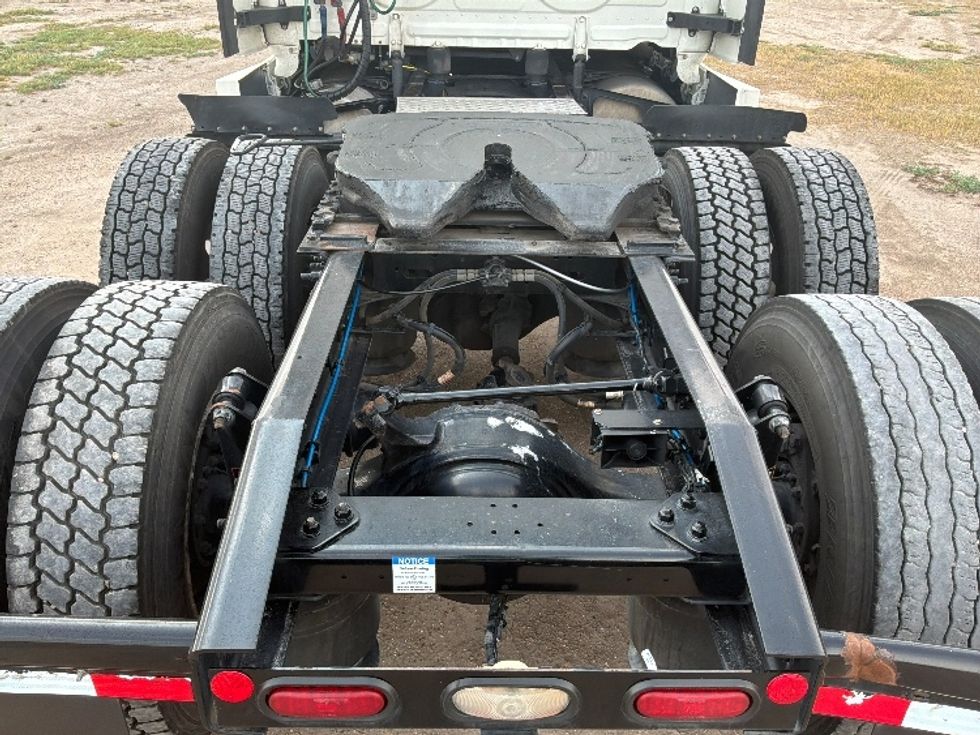 Sleeper Tractor-Heavy Duty Tractors-Freightliner-2022-T12664ST-San Antonio-TX-499,799\n\t\tmiles-$ 81,500 - Image 6