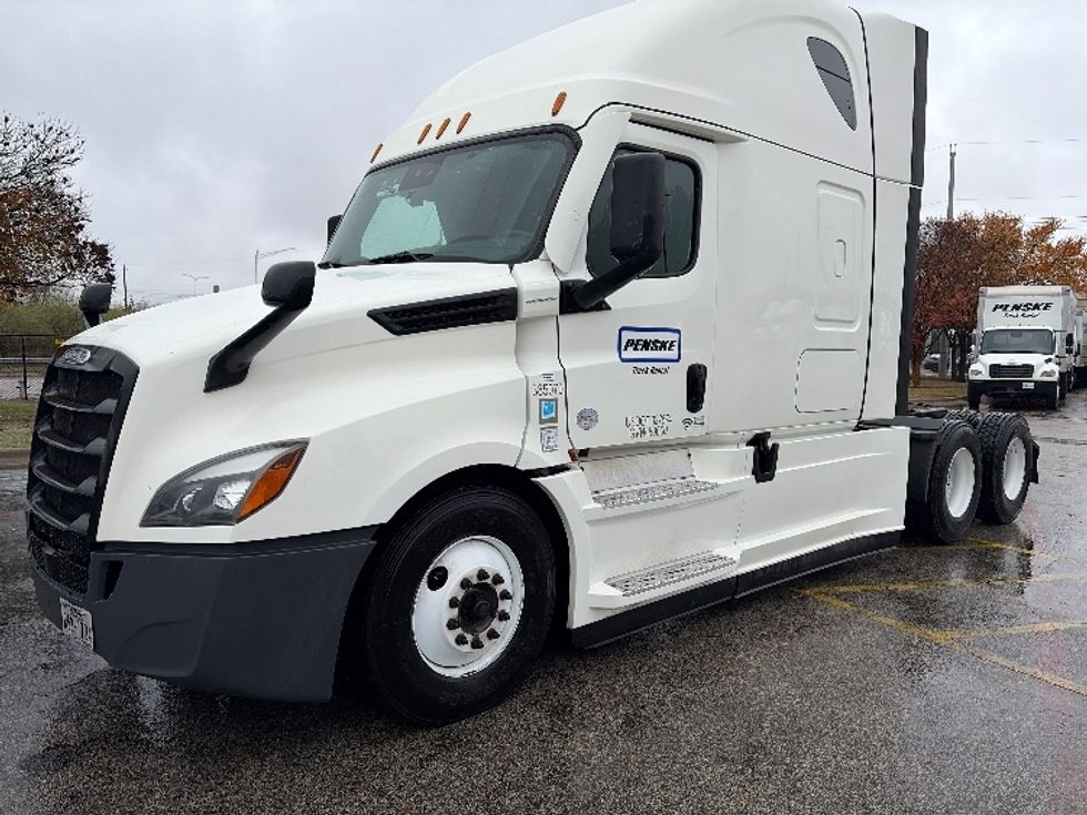 Sleeper Tractor-Heavy Duty Tractors-Freightliner-2022-T12664ST-San Antonio-TX-503,628\n\t\tmiles-$ 70,750 - Image 3