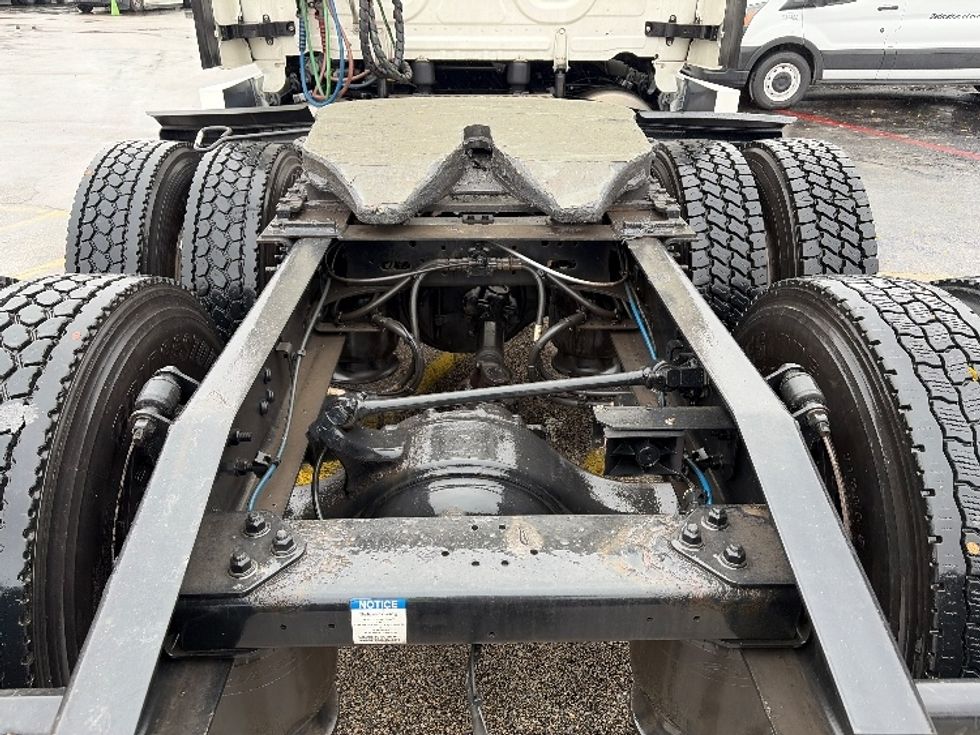 Sleeper Tractor-Heavy Duty Tractors-Freightliner-2022-T12664ST-San Antonio-TX-503,628\n\t\tmiles-$ 70,750 - Image 6