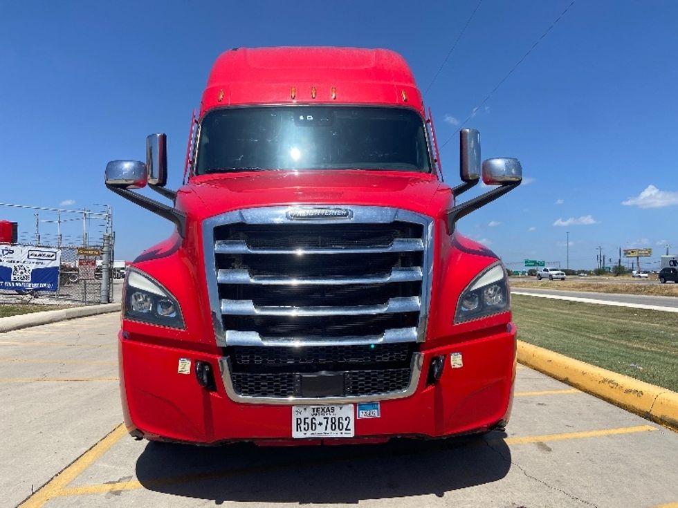 Sleeper Tractor-Heavy Duty Tractors-Freightliner-2022-T12664ST-San Antonio-TX-503,998\n\t\tmiles-$ 74,500 - Image 2