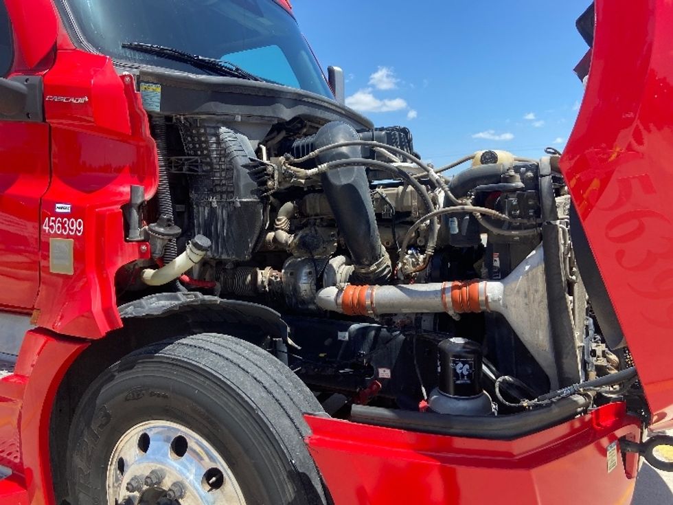 Sleeper Tractor-Heavy Duty Tractors-Freightliner-2022-T12664ST-San Antonio-TX-503,998\n\t\tmiles-$ 74,500 - Image 20