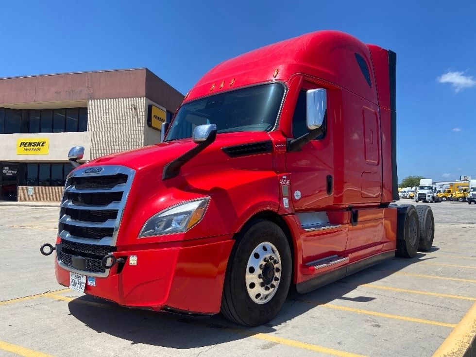 Sleeper Tractor-Heavy Duty Tractors-Freightliner-2022-T12664ST-San Antonio-TX-503,998\n\t\tmiles-$ 74,500 - Image 3