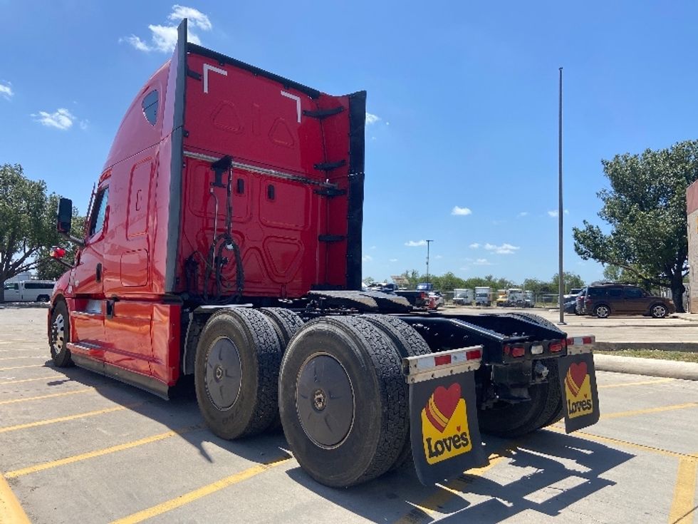 Sleeper Tractor-Heavy Duty Tractors-Freightliner-2022-T12664ST-San Antonio-TX-503,998\n\t\tmiles-$ 74,500 - Image 5