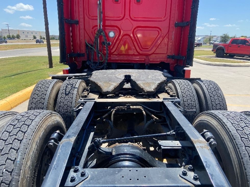 Sleeper Tractor-Heavy Duty Tractors-Freightliner-2022-T12664ST-San Antonio-TX-503,998\n\t\tmiles-$ 74,500 - Image 6