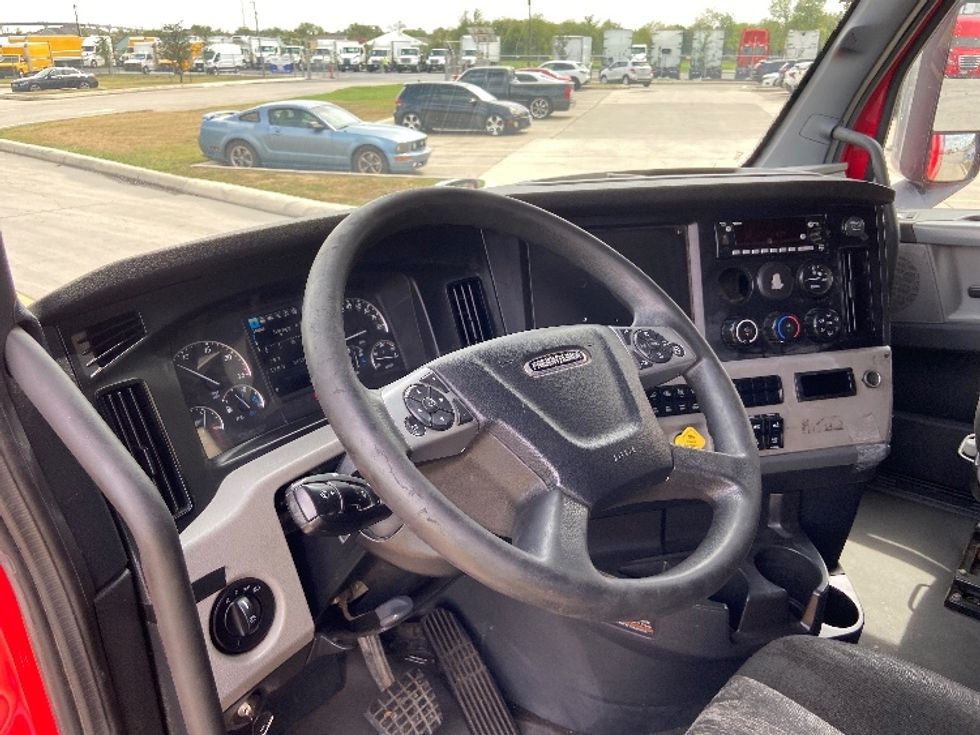 Sleeper Tractor-Heavy Duty Tractors-Freightliner-2022-T12664ST-San Antonio-TX-515,920\n\t\tmiles-$ 78,250 - Image 10