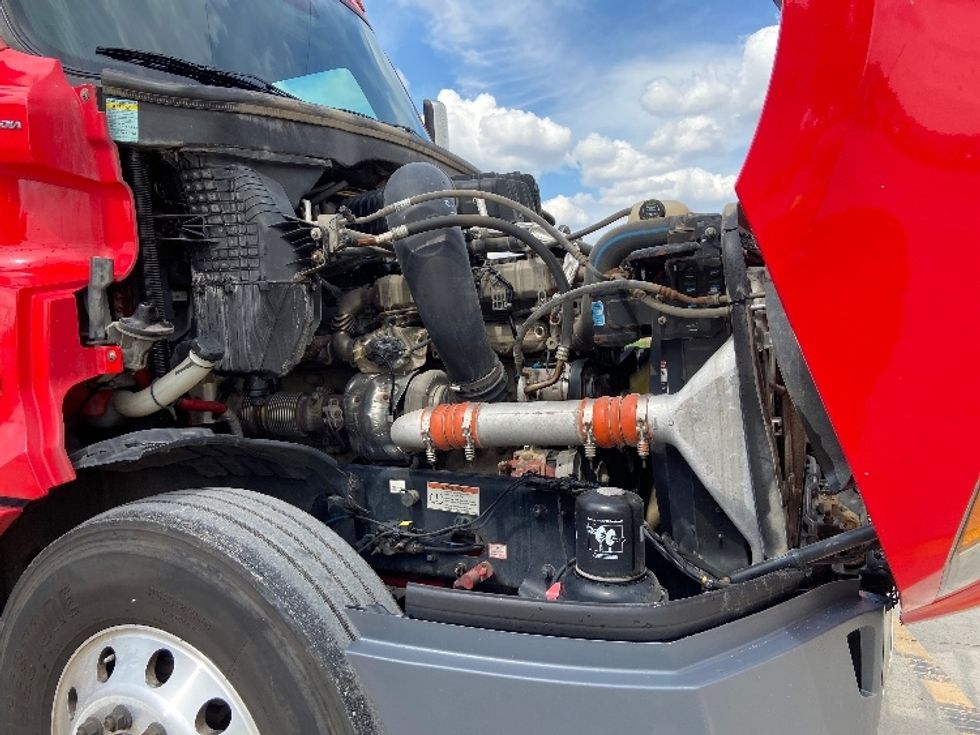 Sleeper Tractor-Heavy Duty Tractors-Freightliner-2022-T12664ST-San Antonio-TX-515,920\n\t\tmiles-$ 78,250 - Image 20