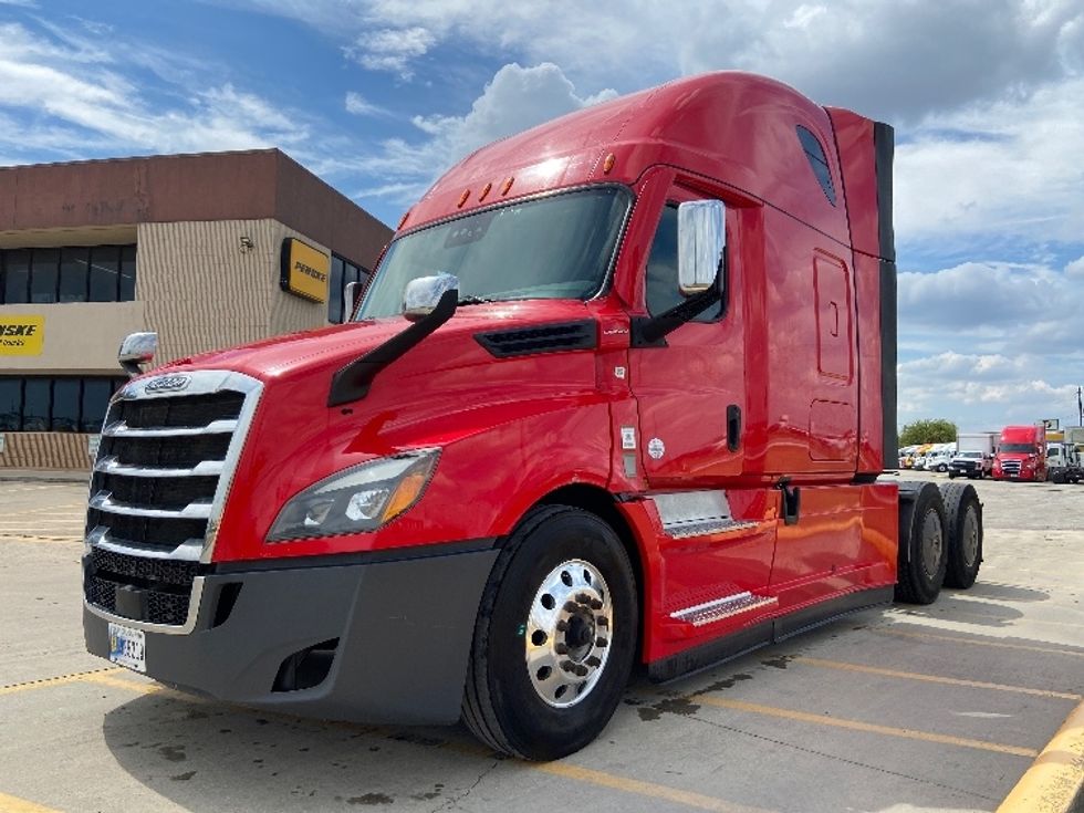 Sleeper Tractor-Heavy Duty Tractors-Freightliner-2022-T12664ST-San Antonio-TX-515,920\n\t\tmiles-$ 78,250 - Image 3