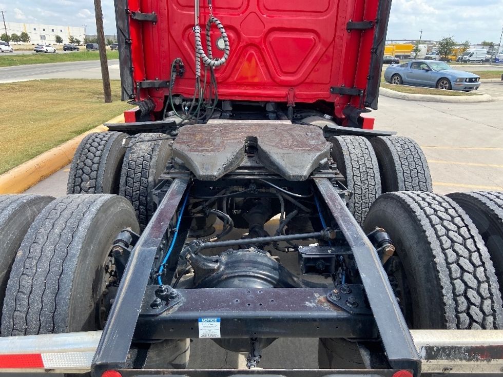 Sleeper Tractor-Heavy Duty Tractors-Freightliner-2022-T12664ST-San Antonio-TX-515,920\n\t\tmiles-$ 78,250 - Image 6