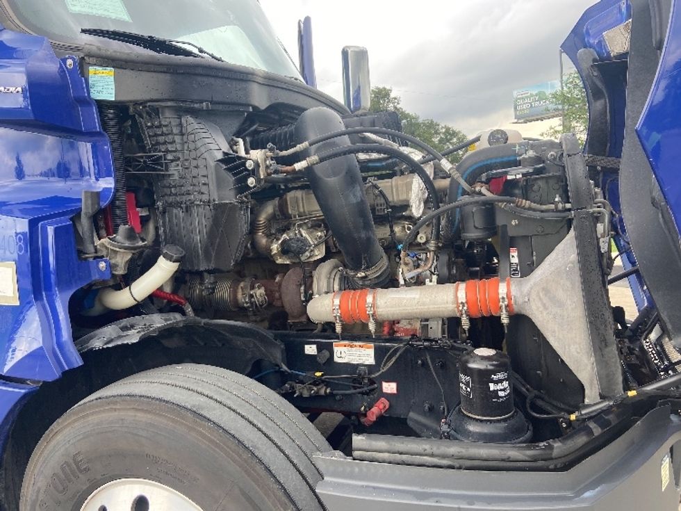 Sleeper Tractor-Heavy Duty Tractors-Freightliner-2022-T12664ST-San Antonio-TX-531,367\n\t\tmiles-$ 70,750 - Image 20