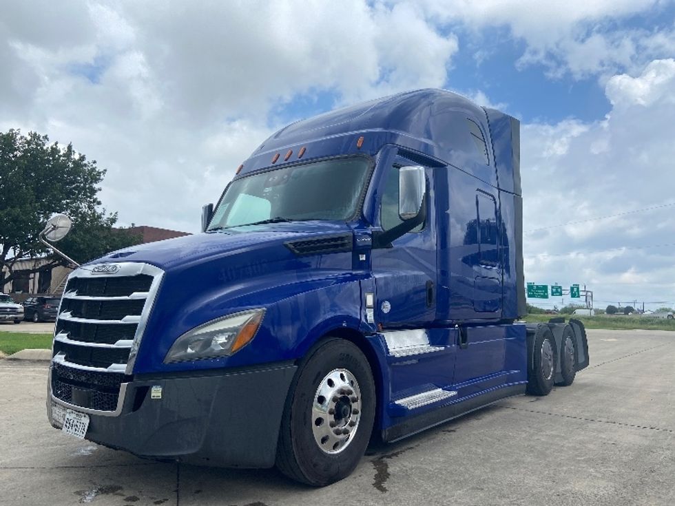 Sleeper Tractor-Heavy Duty Tractors-Freightliner-2022-T12664ST-San Antonio-TX-531,367\n\t\tmiles-$ 70,750 - Image 3