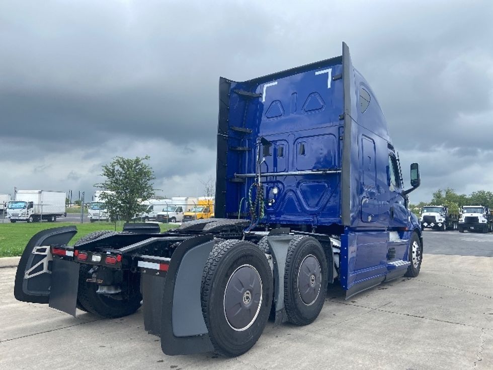 Sleeper Tractor-Heavy Duty Tractors-Freightliner-2022-T12664ST-San Antonio-TX-531,367\n\t\tmiles-$ 70,750 - Image 7