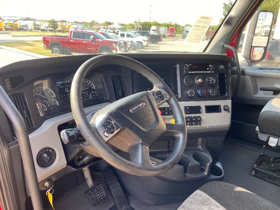 Sleeper Tractor-Heavy Duty Tractors-Freightliner-2022-T12664ST-San Antonio-TX-543,129\n\t\tmiles-$ 72,750 - Image 10
