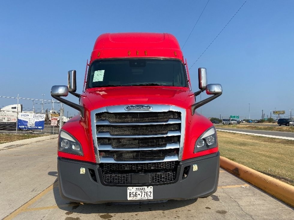 Sleeper Tractor-Heavy Duty Tractors-Freightliner-2022-T12664ST-San Antonio-TX-543,129\n\t\tmiles-$ 72,750 - Image 2