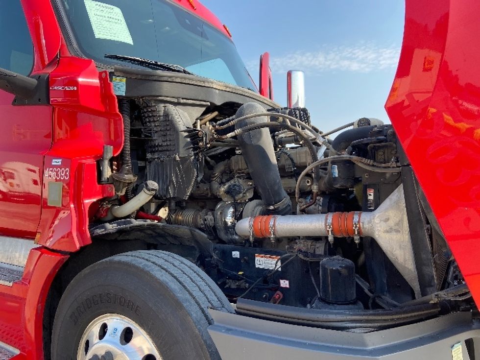 Sleeper Tractor-Heavy Duty Tractors-Freightliner-2022-T12664ST-San Antonio-TX-543,129\n\t\tmiles-$ 72,750 - Image 20
