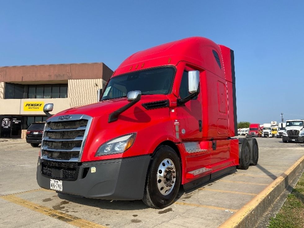 Sleeper Tractor-Heavy Duty Tractors-Freightliner-2022-T12664ST-San Antonio-TX-543,129\n\t\tmiles-$ 72,750 - Image 3