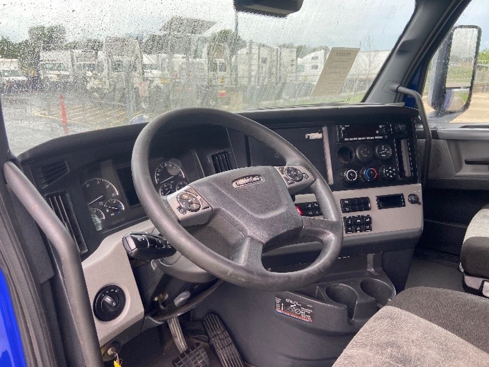 Sleeper Tractor-Heavy Duty Tractors-Freightliner-2022-T12664ST-San Antonio-TX-543,558\n\t\tmiles-$ 66,500 - Image 10