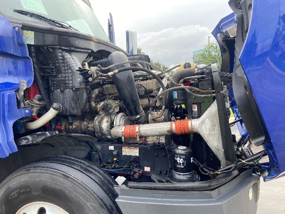 Sleeper Tractor-Heavy Duty Tractors-Freightliner-2022-T12664ST-San Antonio-TX-543,558\n\t\tmiles-$ 66,500 - Image 20