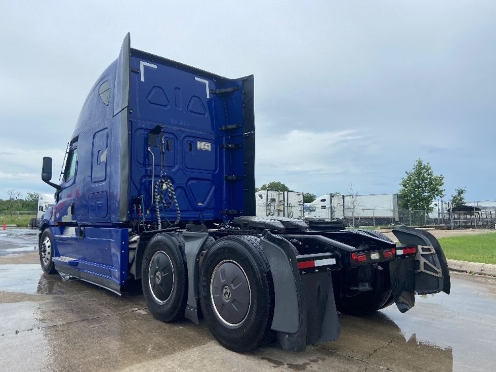 Sleeper Tractor-Heavy Duty Tractors-Freightliner-2022-T12664ST-San Antonio-TX-543,558\n\t\tmiles-$ 66,500 - Image 5