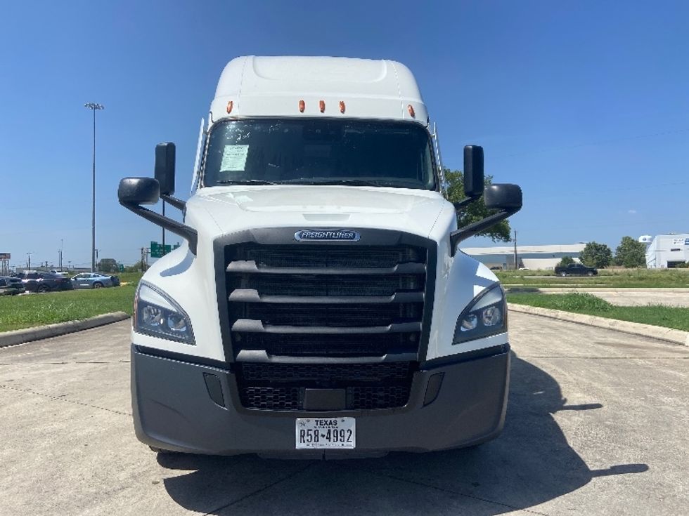 Sleeper Tractor-Heavy Duty Tractors-Freightliner-2022-T12664ST-San Antonio-TX-545,110\n\t\tmiles-$ 71,250 - Image 2
