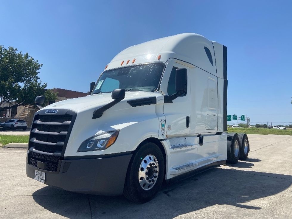 Sleeper Tractor-Heavy Duty Tractors-Freightliner-2022-T12664ST-San Antonio-TX-545,110\n\t\tmiles-$ 71,250 - Image 3