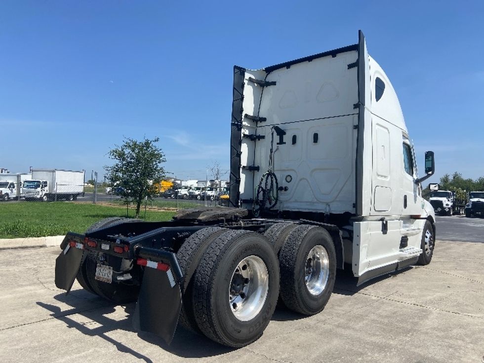 Sleeper Tractor-Heavy Duty Tractors-Freightliner-2022-T12664ST-San Antonio-TX-545,110\n\t\tmiles-$ 71,250 - Image 7