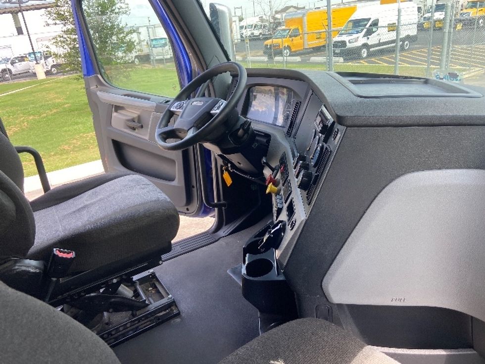 Sleeper Tractor-Heavy Duty Tractors-Freightliner-2022-T12664ST-San Antonio-TX-572,981\n\t\tmiles-$ 66,500 - Image 15