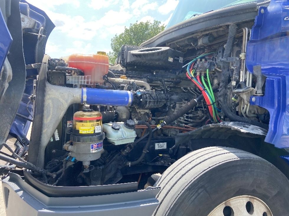 Sleeper Tractor-Heavy Duty Tractors-Freightliner-2022-T12664ST-San Antonio-TX-572,981\n\t\tmiles-$ 66,500 - Image 20