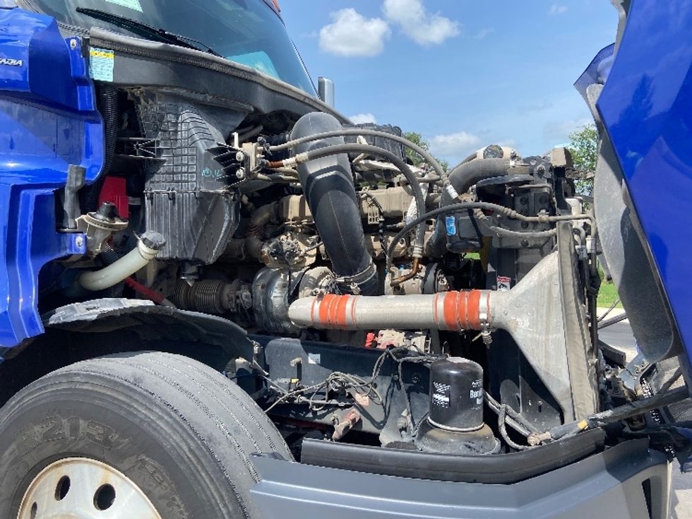 Sleeper Tractor-Heavy Duty Tractors-Freightliner-2022-T12664ST-San Antonio-TX-572,981\n\t\tmiles-$ 66,500 - Image 21
