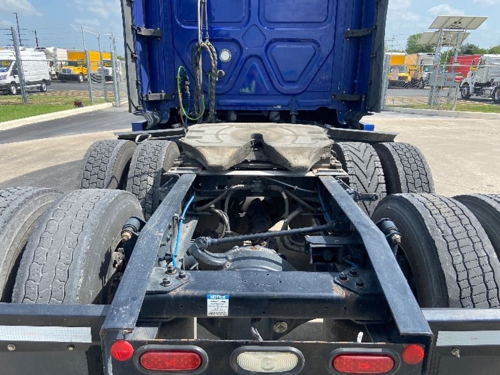 Sleeper Tractor-Heavy Duty Tractors-Freightliner-2022-T12664ST-San Antonio-TX-572,981\n\t\tmiles-$ 66,500 - Image 6