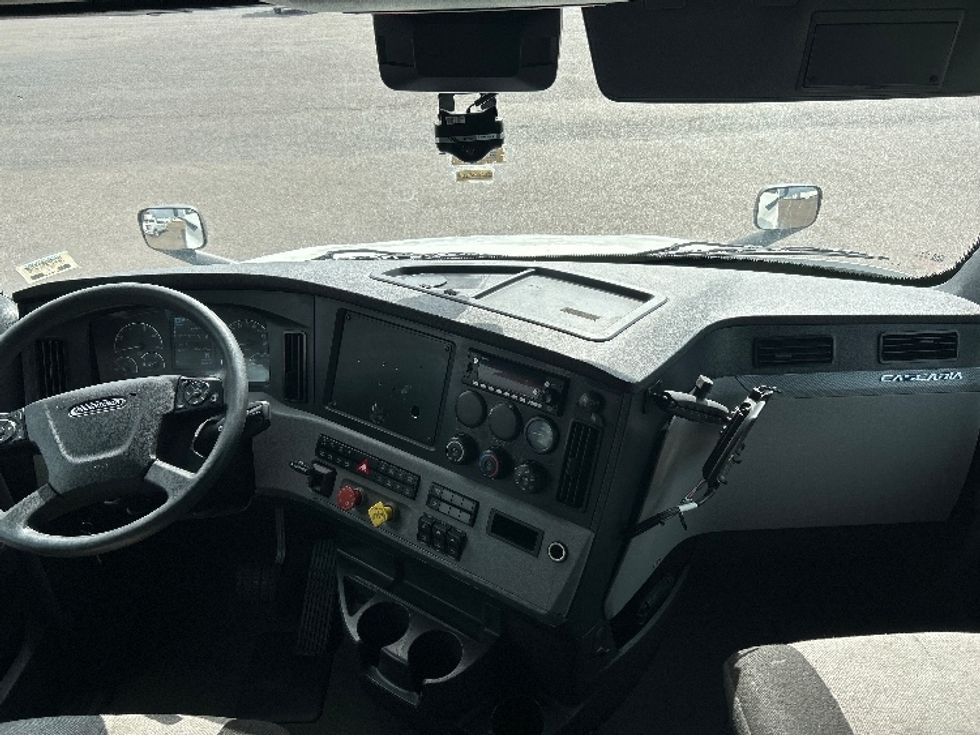 Sleeper Tractor-Heavy Duty Tractors-Freightliner-2022-T12664ST-San Antonio-TX-576,146\n\t\tmiles-$ 65,000 - Image 12